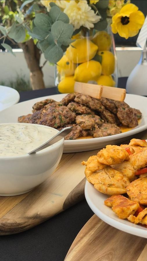 Boulettes façon kefta et beignets de l'Atelier Plancha, live cooking Lazio Traiteur